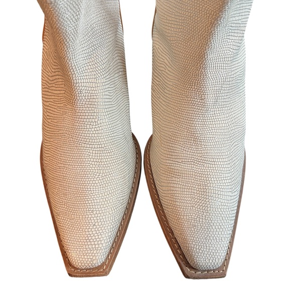 FREE PEOPLE WE THE FREE ‘MONTAGE’ LEATHER TALL BOOTS IN WHITE CROC SILVER STUDS - Picture 3 of 12